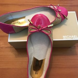 Micheal Kors Flat